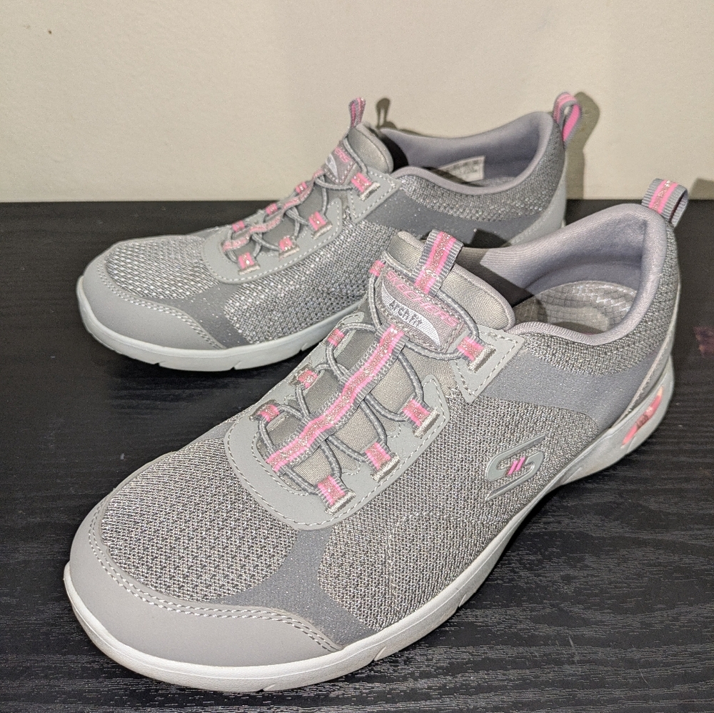 Skechers Women's Gray and Pink Athletic Shoes Size 7